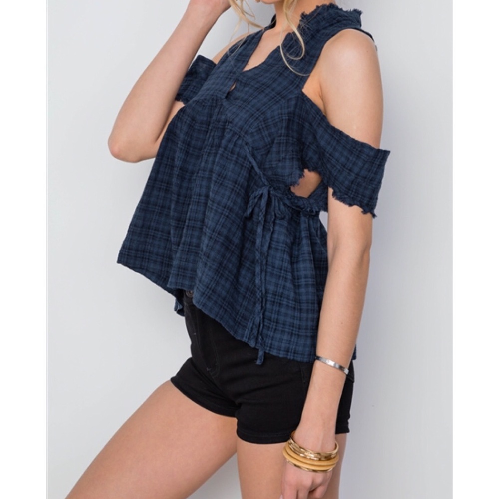 NAVY PLAID SHIRRED CUT OUT FRAYED BOHO TOP